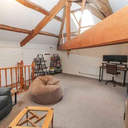 The Hideaway Waverton Holiday home